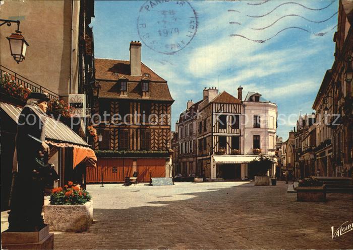 Auxerre La Place de Hotel de Ville