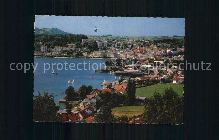 Gmunden Salzkammergut mit Segelschule und Gruenbergseilbahn