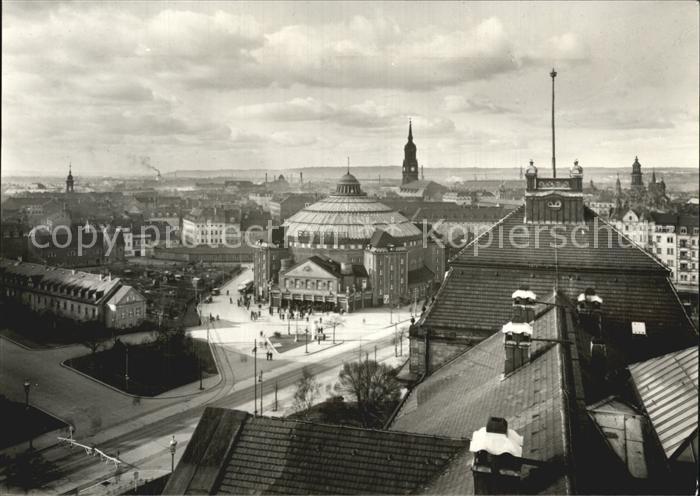 DRESDEN Elbe Blick zum Carolaplatz Zirkusgebaeude