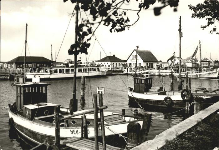 Neuendorf Hiddensee Hafen