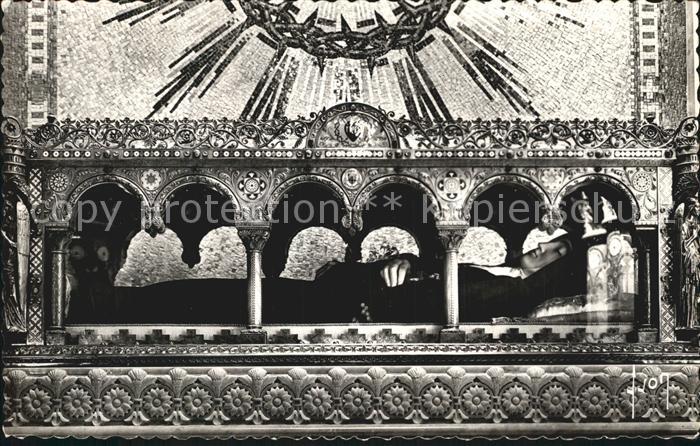 Paray-le-Monial Monastere Visitation Chasse Ste-Marguerite-Marie Alacoque