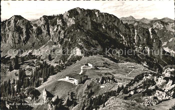Kampenwand Chiemgau Berggasthof mit Bergstation Scheibenwand und Wendelstein