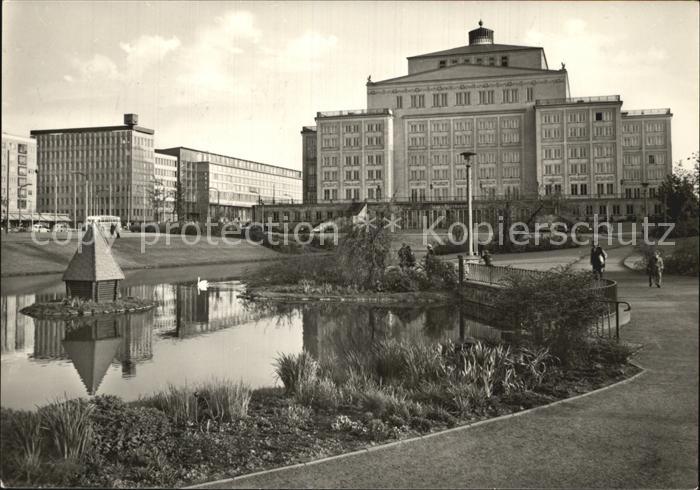 LEIPZIG Sachsen Opernhaus mit Schwanenteich