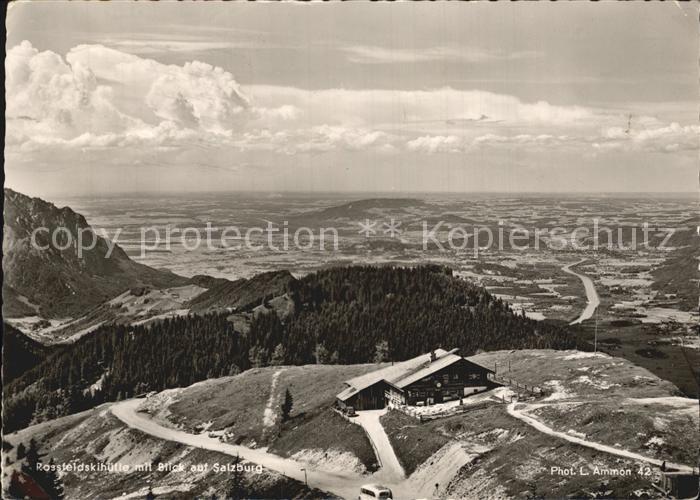 Rossfeldhuette mit Blick auf Salzburg