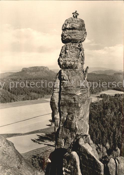 Klettern Bergsteigen Barbarine Pfaffenstein Saechsische Schweiz