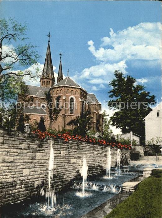 Eilendorf Aachen Brunnen mit Kirche