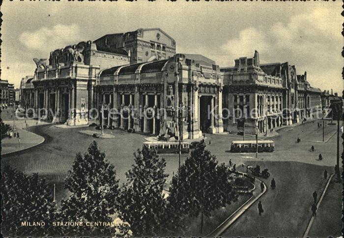 Milano Central Station mit  Strassenbahn