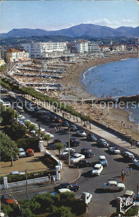 Saint-Jean-de-Luz Grande Plage et la Chaine des Pyrenees