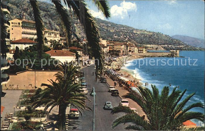 Menton Alpes Maritimes Promenade Plage vue vers l'Italie Cote d Azur