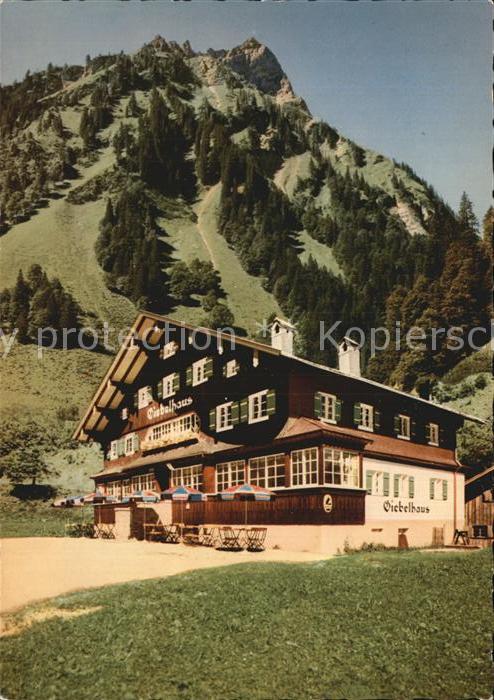Fuessen Allgaeu Giebelhaus mit Giebel Allgaeuer Alpen Hintersteiner Tal