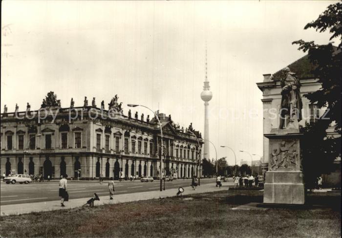 BERLIN  CITY Hauptstadt der DDR unter den Linden Museum fuer deutsche Geschichte