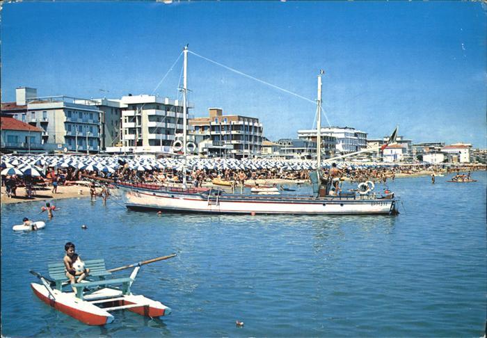 Igea Marina Alberghi Spiaggia visti dal mare Strand Tretboot Segelboot