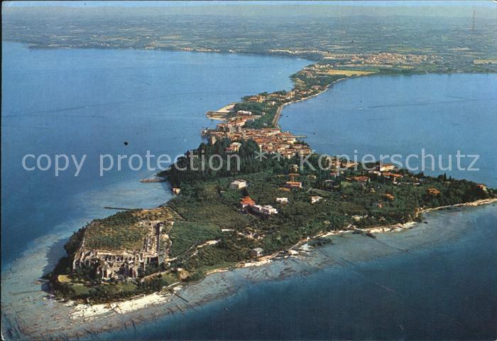 Sirmione Lago di Garda Halbinsel Fliegeraufnahme