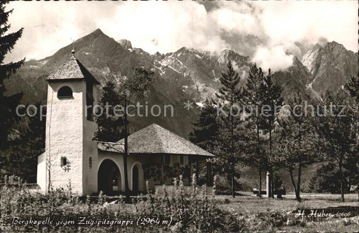 GARMISCH-PARTENKIRCHEN Bayern Bergkapelle gegen Zugspitzgruppe