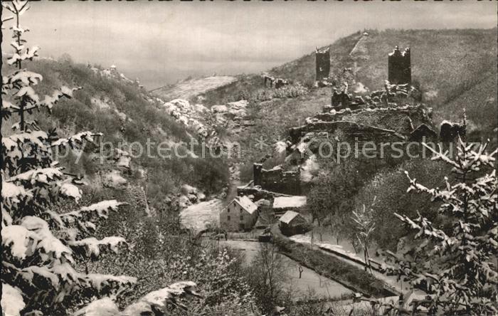Manderscheid Eifel Beide Burgen im Schnee