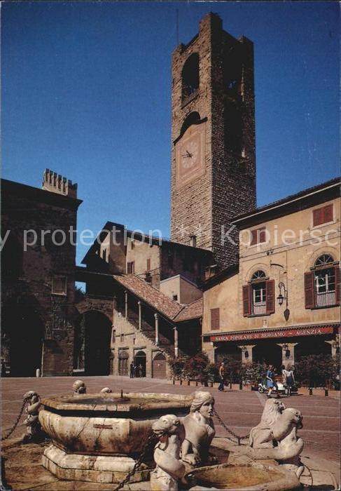 Bergamo Piazza Vecchia e Fontana Contarini