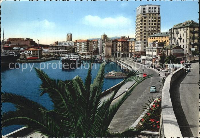 Savona Liguria Auriella Strasse und Hochhaeuser