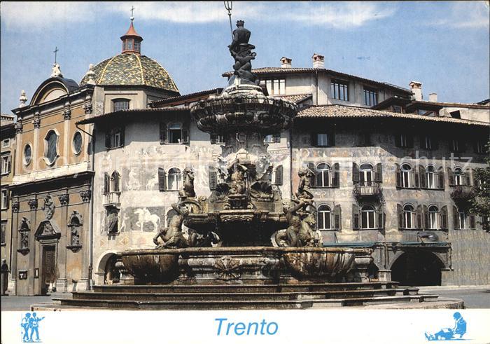 Trento Neptun Brunnen und Rella Haus