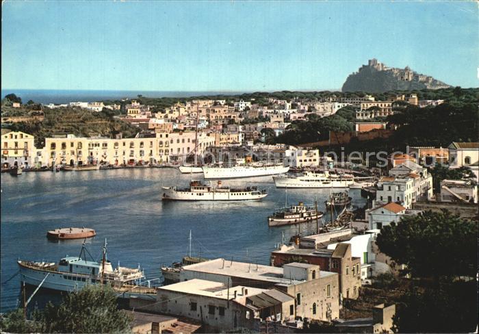 Ischia Il Porto con vaporetti e panfili