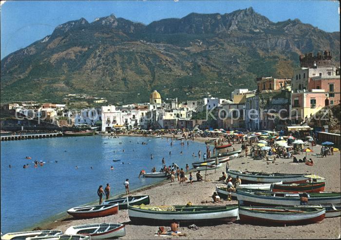 Forio d Ischia La spiaggia e il Monte Epomeo