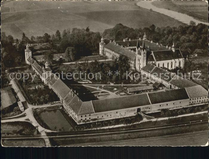 Corvey Schloss und ehem Reichsabtei Fliegeraufnahme