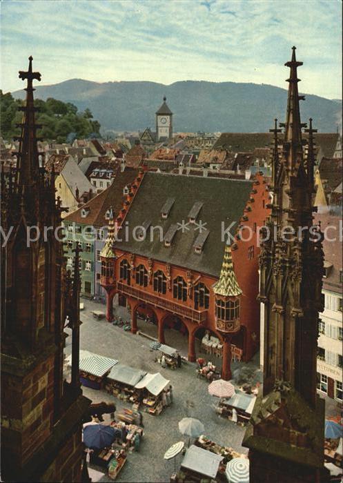 Freiburg Breisgau Marktplatz mit Kaufhaus und Muenster