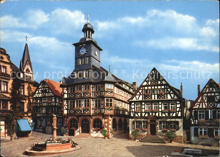Heppenheim Bergstrasse Marktplatz mit Marienbrunnen Fachwerk