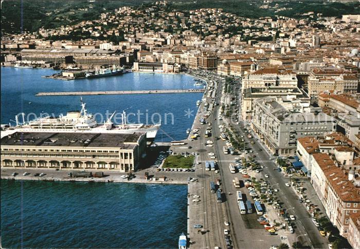 Trieste Fliegeraufnahme Harfen