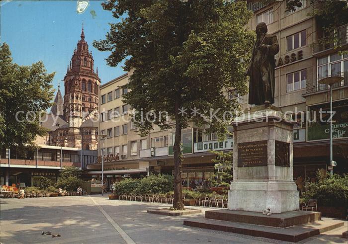 Mainz Rhein Gutenbergdenkmal und Dom