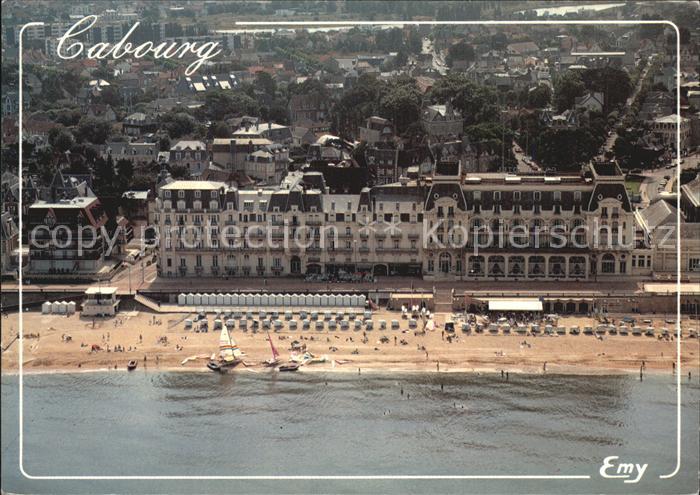 Cabourg Vue aerienne du front de mer et le Grand Hotel