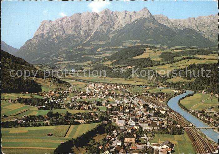 Bischofshofen mit Tennengebirge Fliegeraufnahme