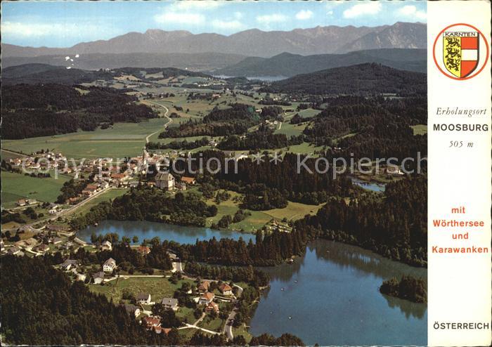 Moosburg Kaernten mit Woerthersee Schloss und Karawanken
