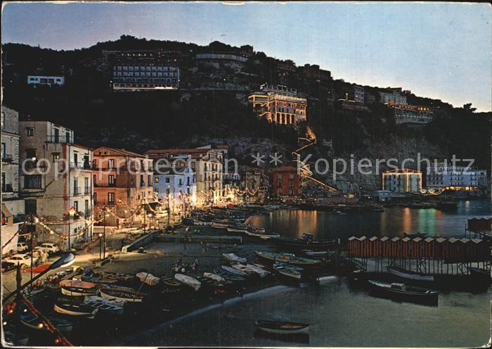 Sorrento Campania Teilansicht mit Fischereihafen