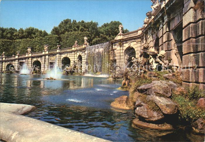 Caserta Koeniglicher Park Grotte der Winde