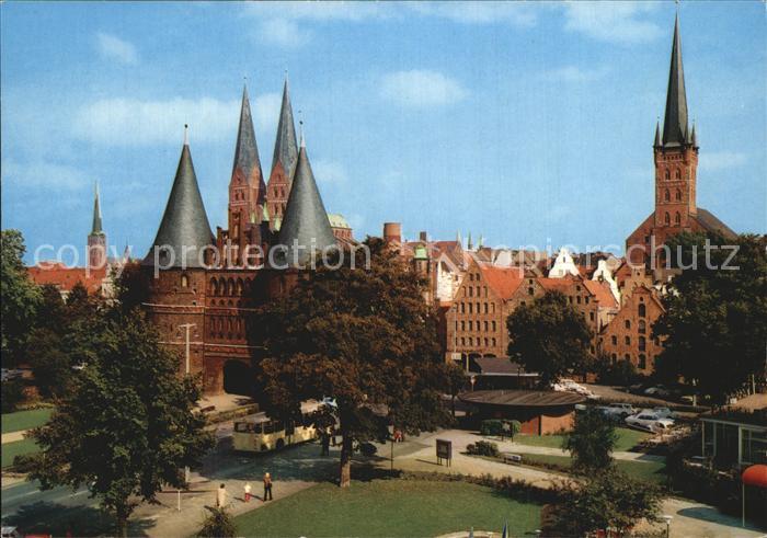 LueBECK CITY Blick Holstentor Marienkirche Alte Salzspeicher