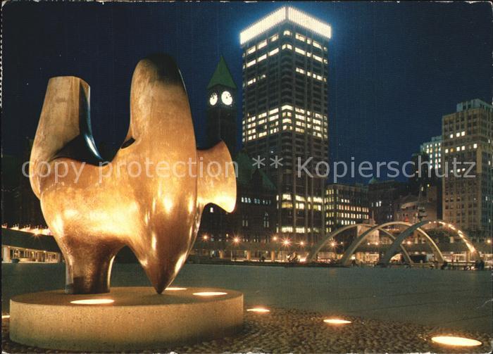 Toronto Canada Ontario Skulptur Henry Moore Stadtuhr Nachtaufnahme