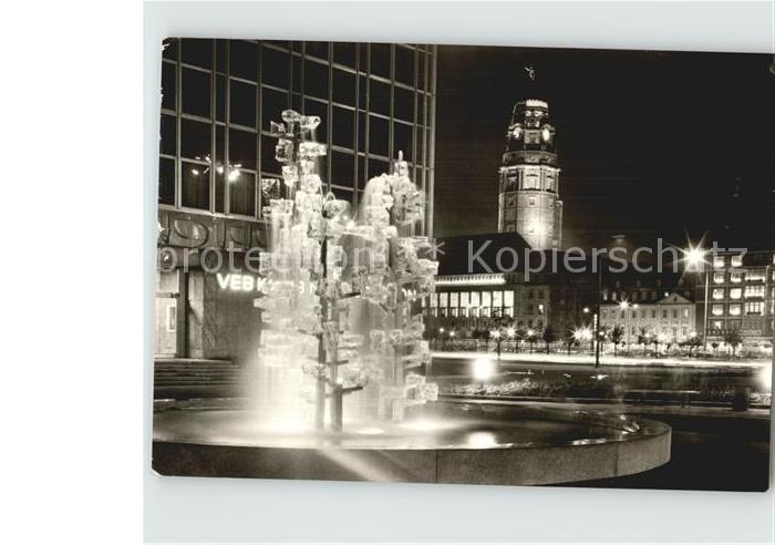 DRESDEN Elbe Glasbrunnen am Pirnaischen Platz Rathaus Nachtaufnahme