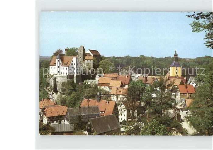 Hohnstein Saechsische Schweiz Stadtbild mit Burg und Kirche Elbsandsteingebirge