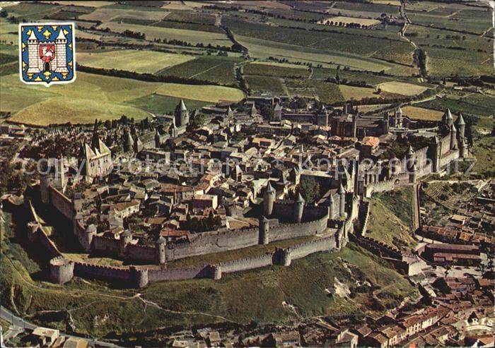 Carcassonne Vue d ensemble des remparts en double enceinte Il ne faut pas mourir