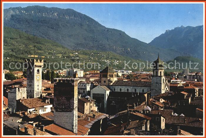 Trento Gesamtansicht mit Torri e la Vigolana