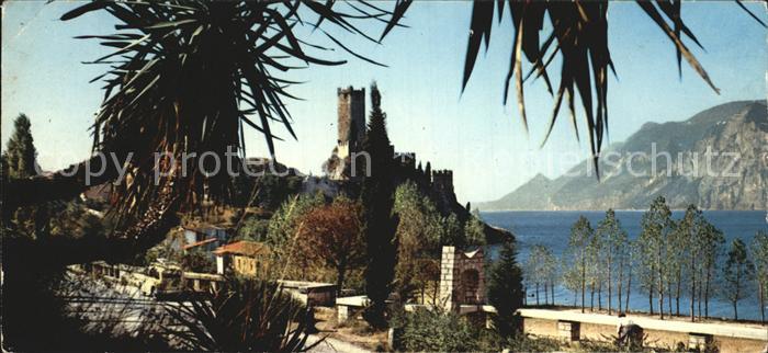 Malcesine Lago di Garda Schloss unter den Palmen