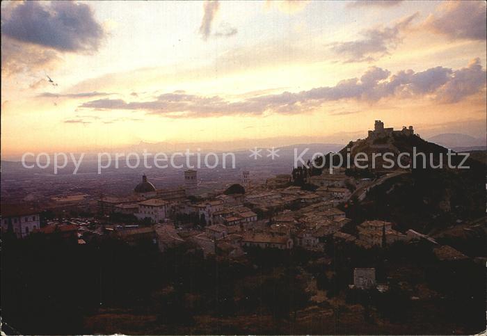 Assisi Umbria Sonnenuntergang mit Burg