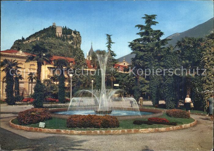 Arco Trentino Neuer Brunnen in den Gaerten