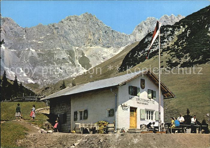 Leutasch Wettersteinhuette Blick zur Scharnitzspitze Schuesselkarspitze