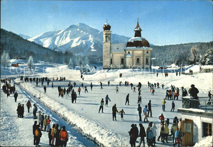 Seefeld Tirol Eislaufplatz mit Seekirchl