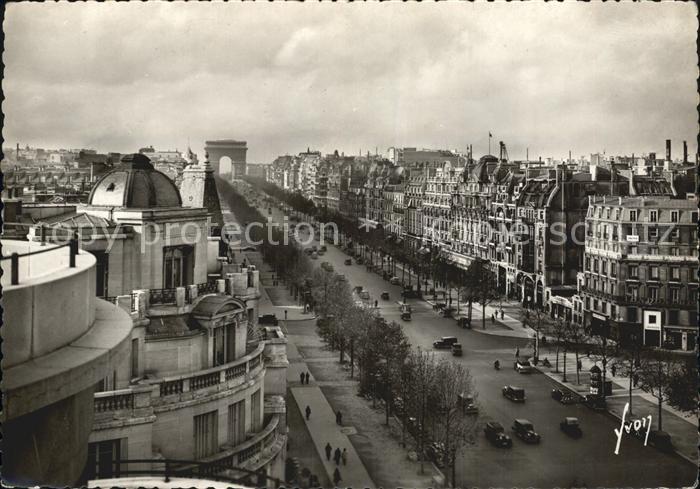 Paris Avenue des Champs-Elysees