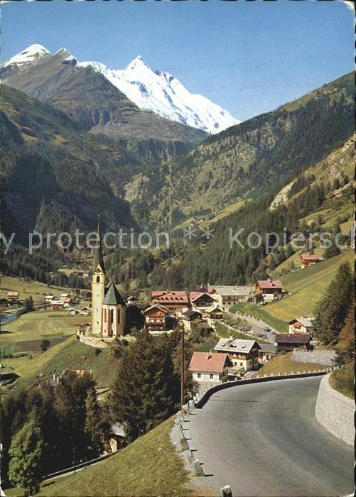 Heiligenblut Kaernten Teilansicht mit Grossklockner und Kirche
