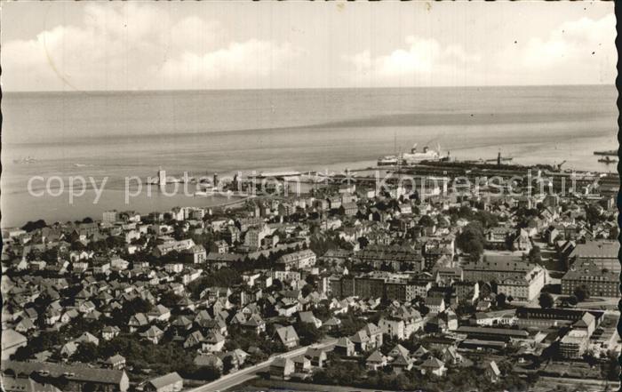 Cuxhaven Nordseebad Innenstadt mit Blick auf Alte Liebe und Steubenhoeft Flieger