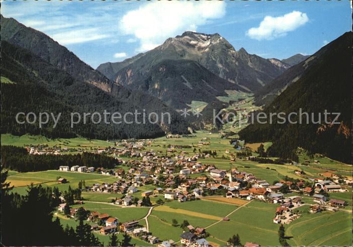 Mayrhofen Zillertal Panorama mit Blick zum Gruenberg