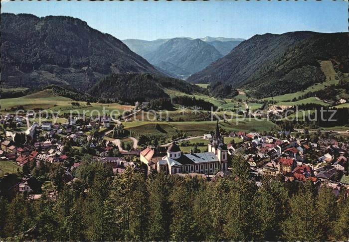 Mariazell Steiermark Gesamtansicht mit Blick zum Hochschwab
